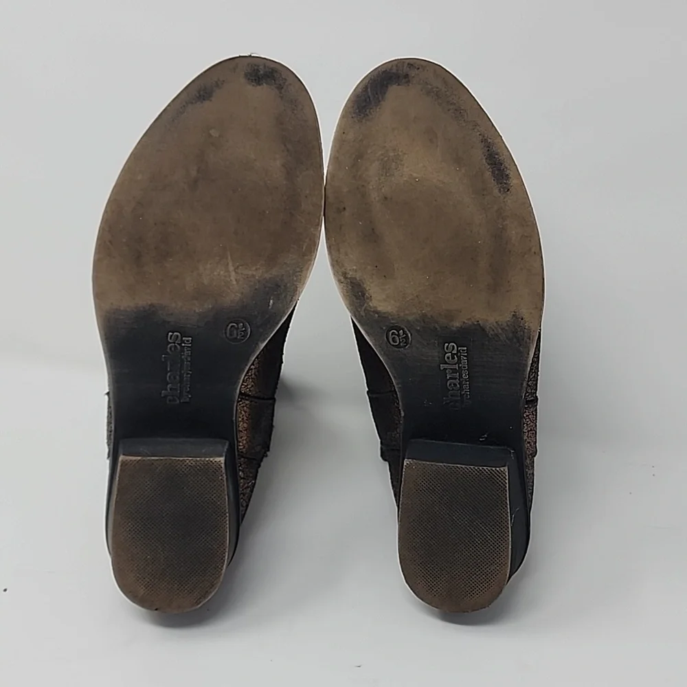 Charles‎ by Charles David Booties copper bronze metallic Wonens 6.5